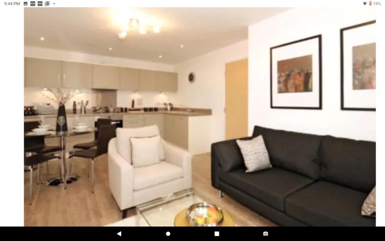 New Central Woking 1 And 2 Bedroom Apartments With Free Gym, Close To Train Station Extérieur photo