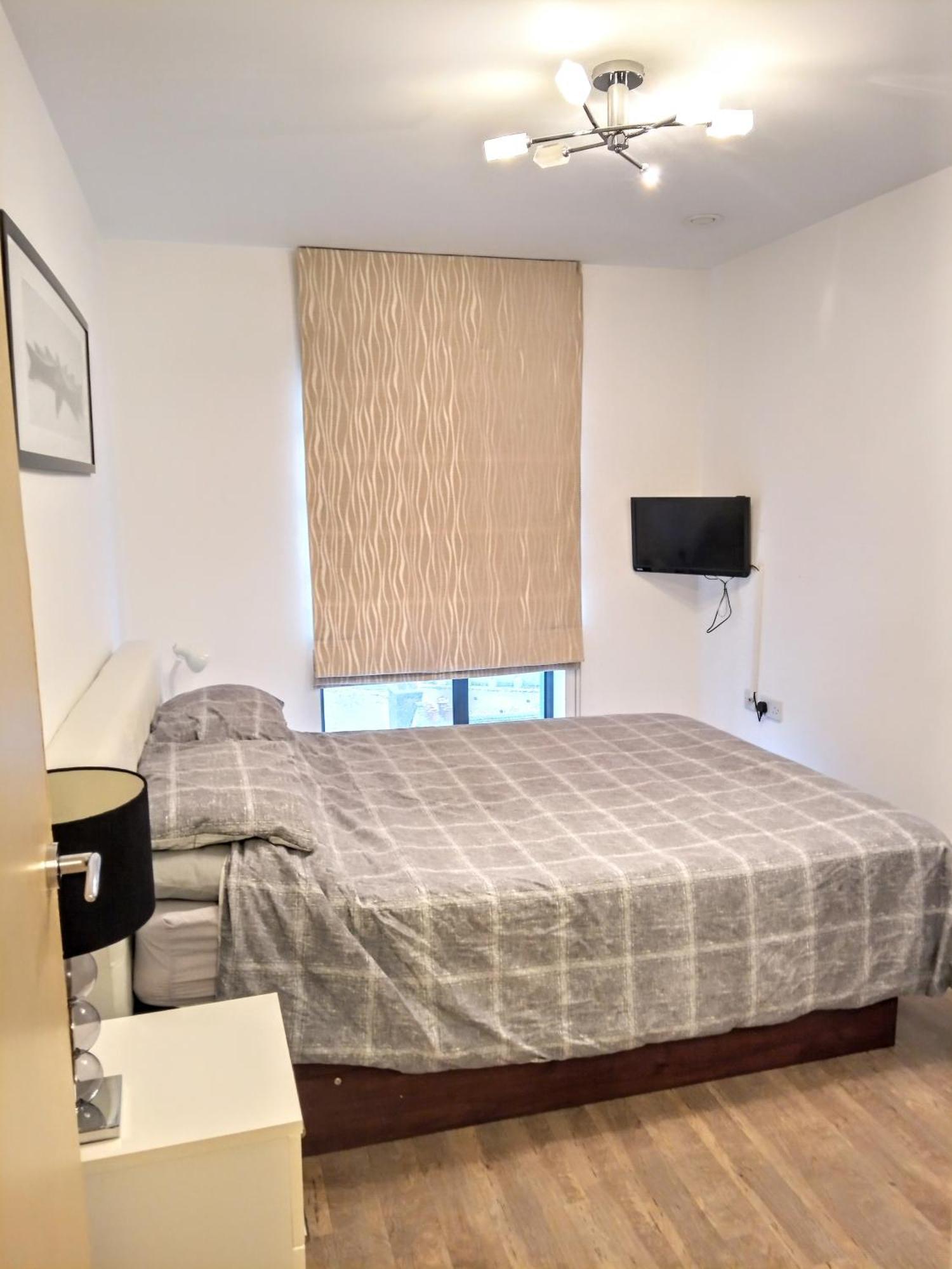 New Central Woking 1 And 2 Bedroom Apartments With Free Gym, Close To Train Station Extérieur photo
