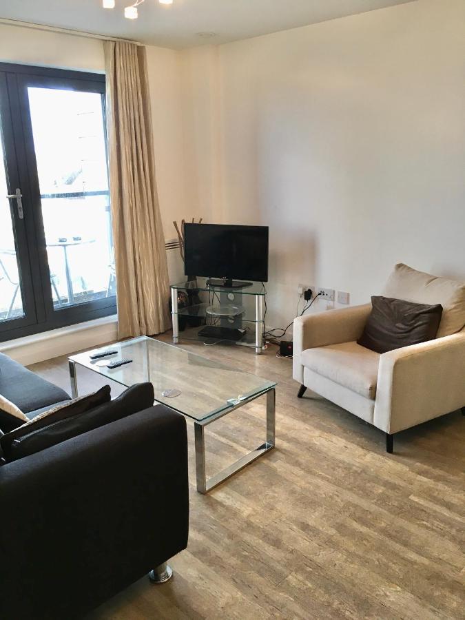 New Central Woking 1 And 2 Bedroom Apartments With Free Gym, Close To Train Station Extérieur photo